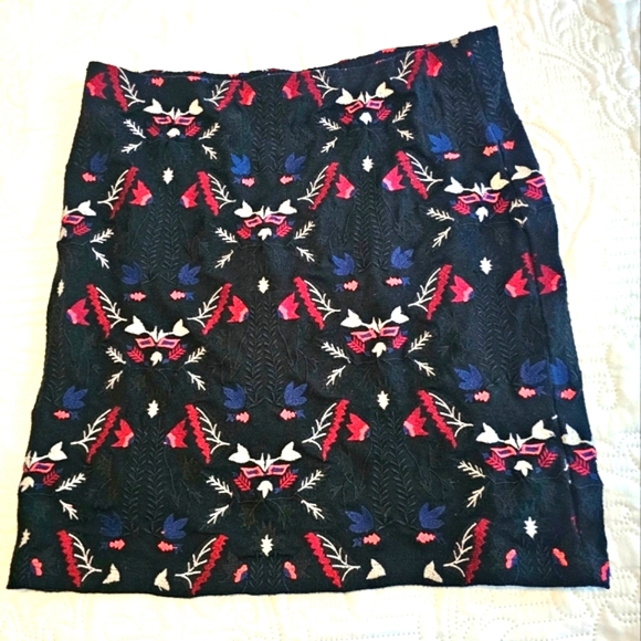 Willow & Clay Embroidered Mini Skirt - Picture 3 of 9